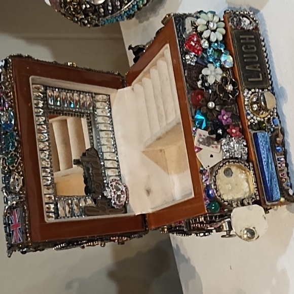 Magic Box - Picture 4 of 4